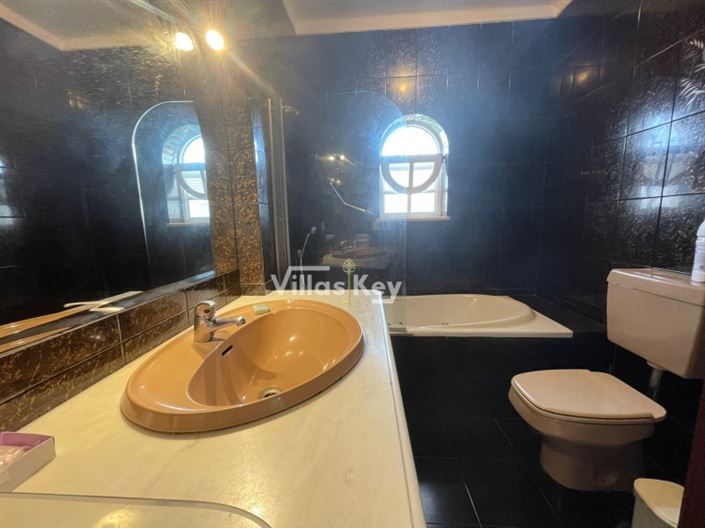 Image No.16-3 Bed House for sale