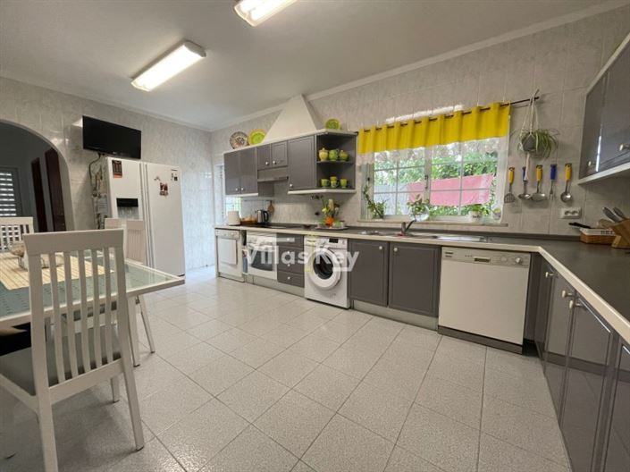 Image No.8-3 Bed House for sale