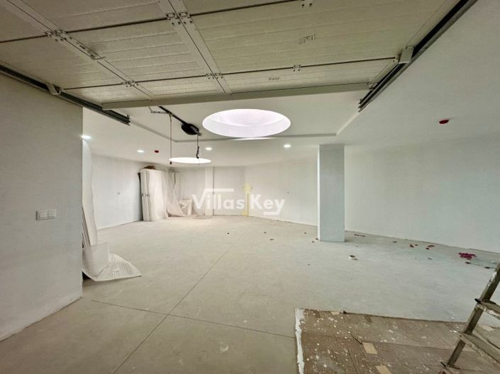 Image No.34-Commercial de 6 chambres à vendre à Lagos