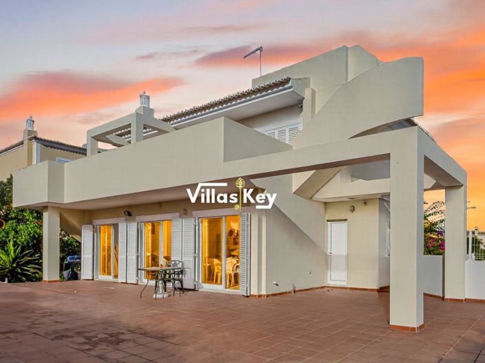 Image No.1-4 Bed House for sale