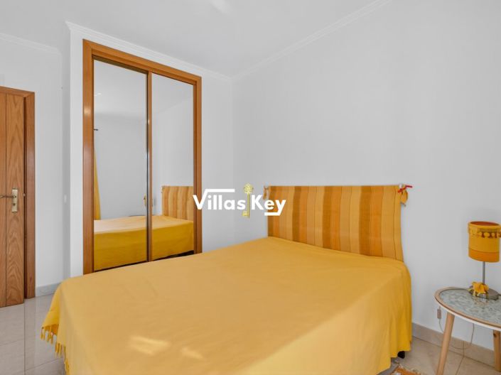 Image No.20-4 Bed House for sale