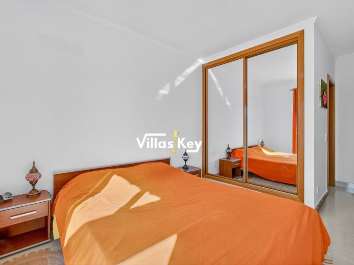 Image No.22-4 Bed House for sale