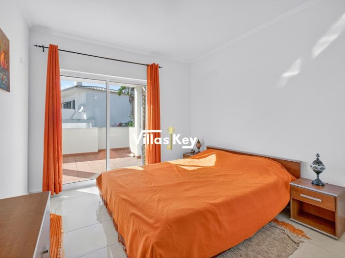 Image No.23-4 Bed House for sale