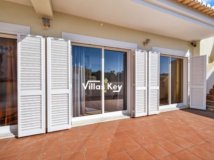 Image No.24-4 Bed House for sale