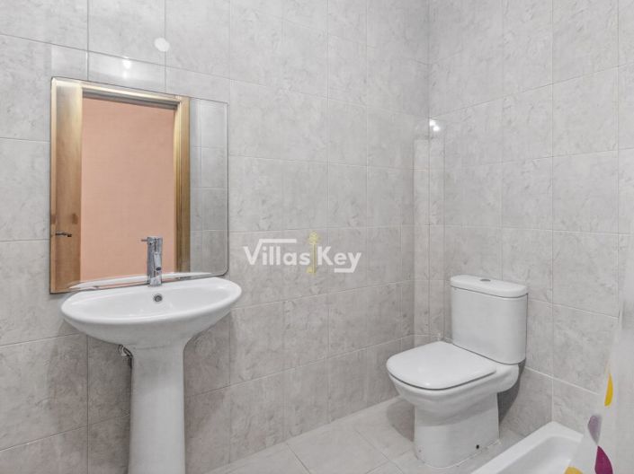 Image No.33-4 Bed House for sale