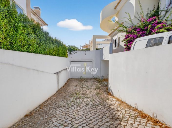 Image No.34-4 Bed House for sale