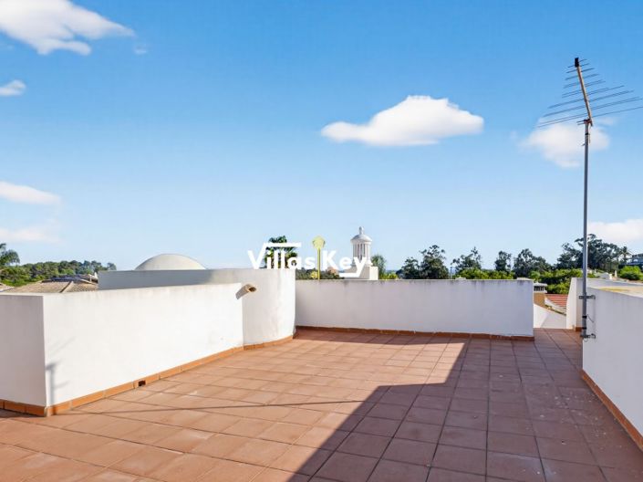 Image No.35-4 Bed House for sale