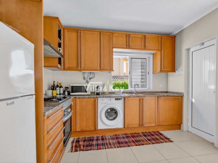 Image No.8-4 Bed House for sale