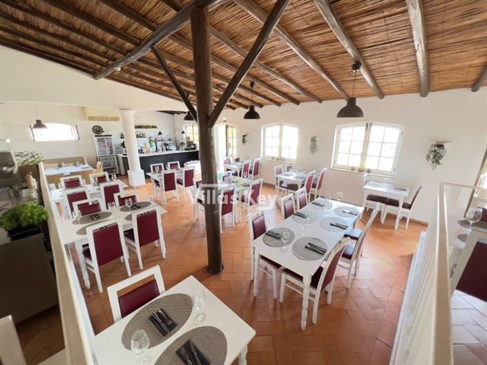 Image No.1-Restaurant à vendre à Lagos