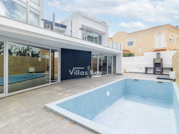 Image No.32-4 Bed House for sale