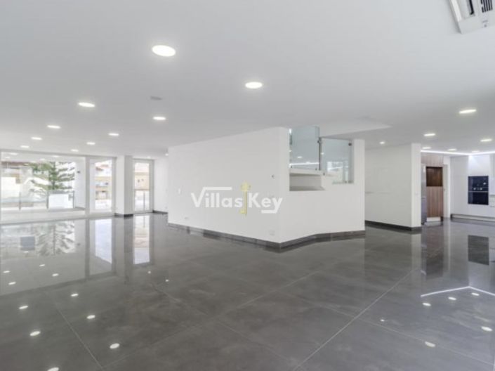 Image No.5-4 Bed House for sale