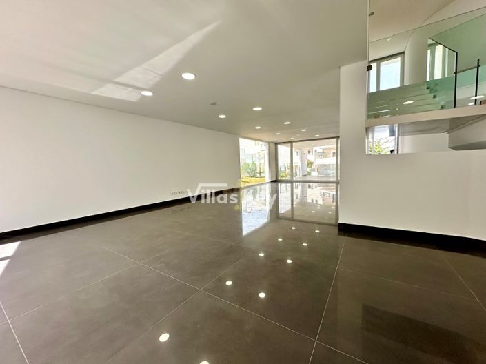 Image No.16-4 Bed House for sale