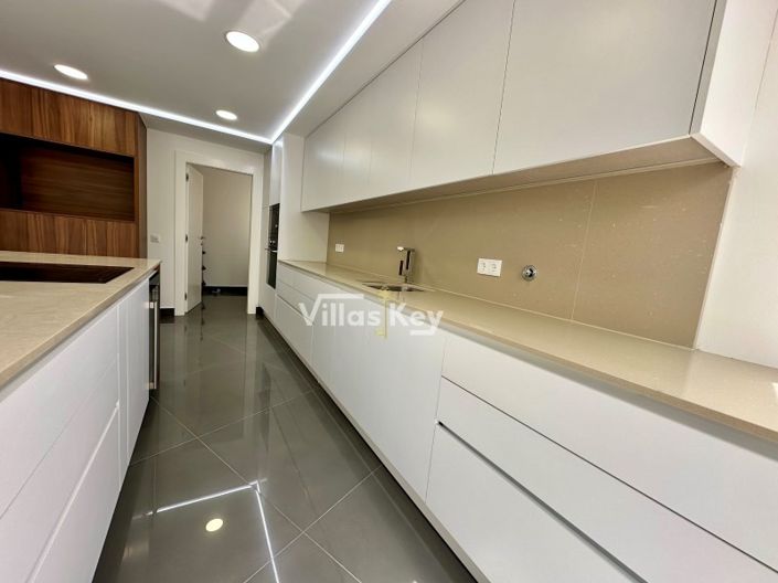 Image No.23-4 Bed House for sale