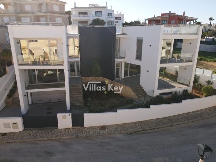 Image No.28-4 Bed House for sale