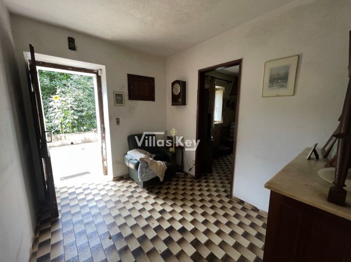 Image No.5-2 Bed House for sale