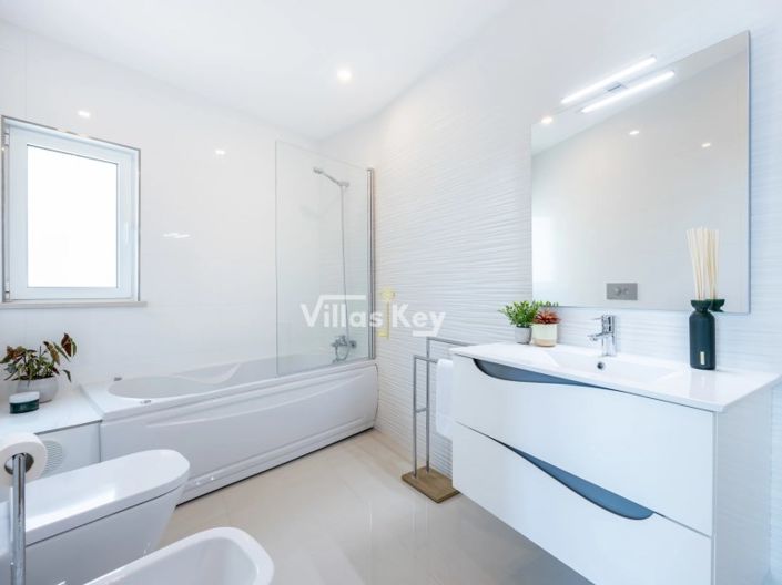 Image No.15-2 Bed Apartment for sale