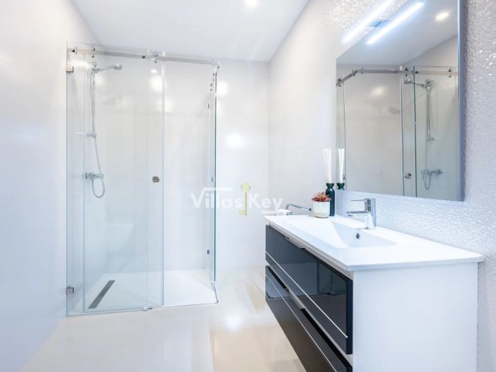 Image No.19-2 Bed Apartment for sale