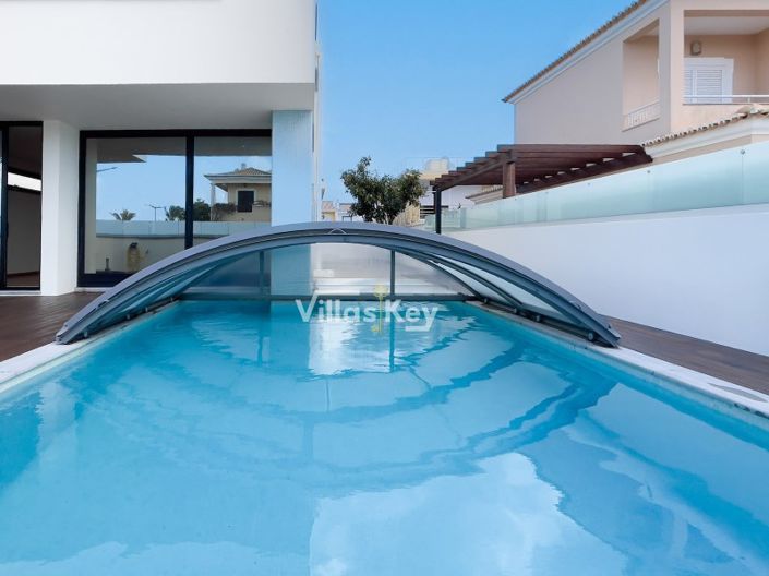 Image No.1-3 Bed House for sale