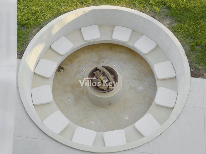 Image No.16-6 Bed House for sale