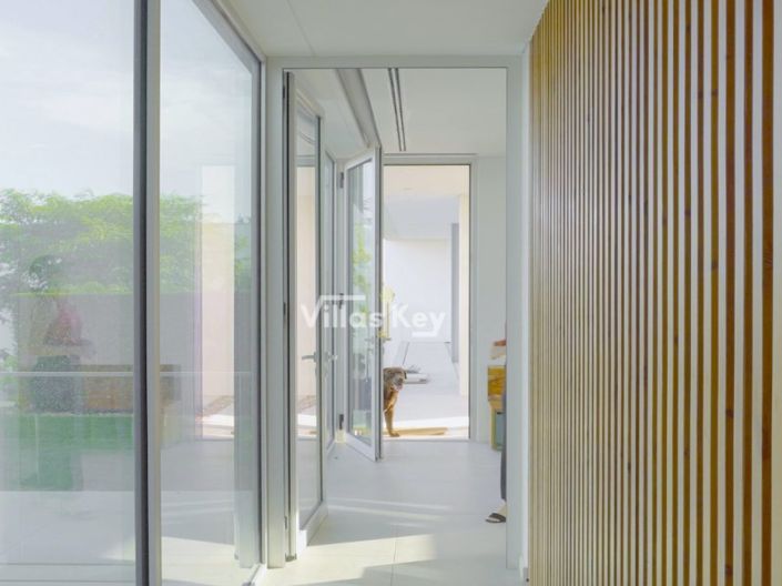 Image No.20-6 Bed House for sale