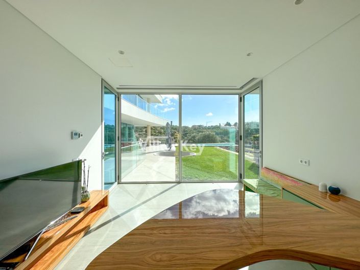 Image No.29-6 Bed House for sale