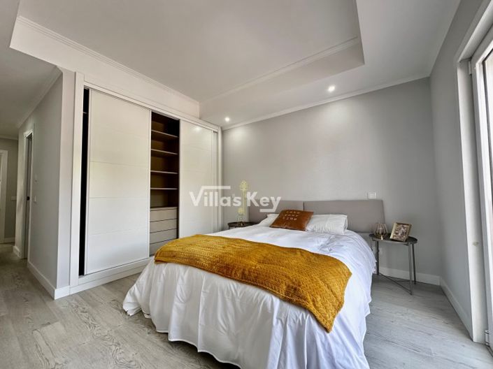 Image No.10-3 Bed House for sale