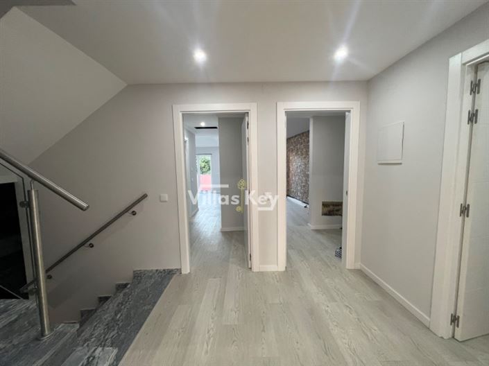 Image No.13-3 Bed House for sale