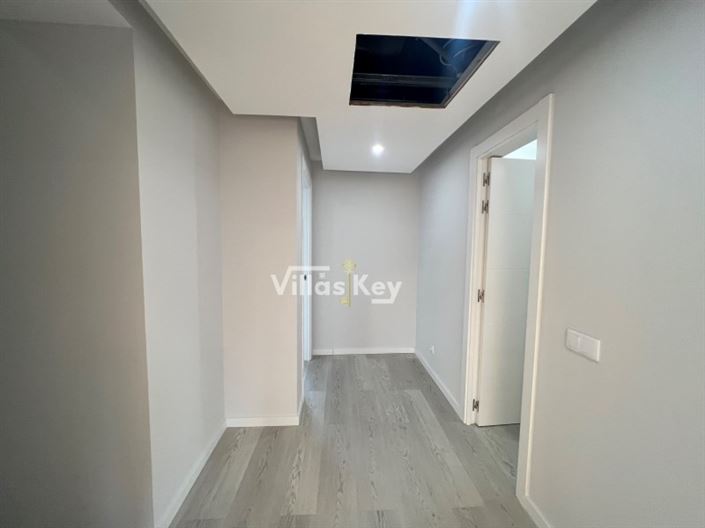 Image No.14-3 Bed House for sale