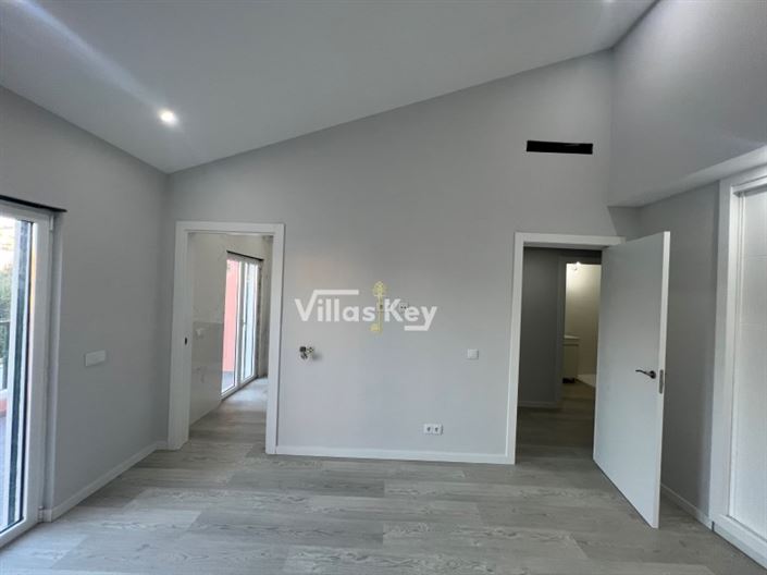 Image No.15-3 Bed House for sale