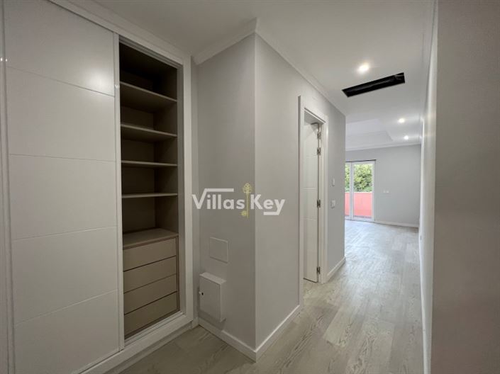 Image No.19-3 Bed House for sale