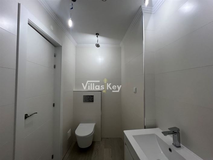 Image No.20-3 Bed House for sale