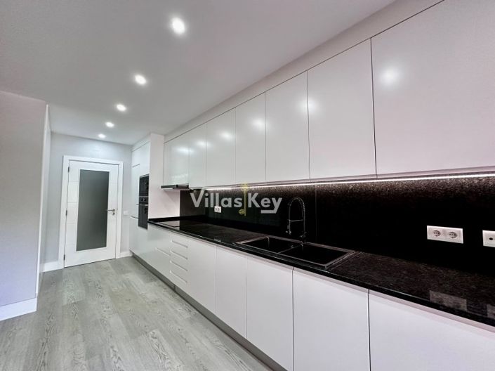 Image No.5-3 Bed House for sale