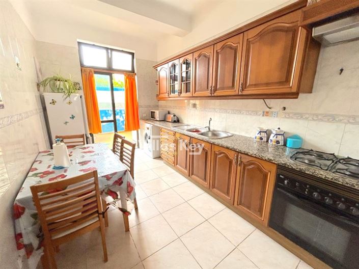 Image No.5-Maison de 5 chambres à vendre à Lagos