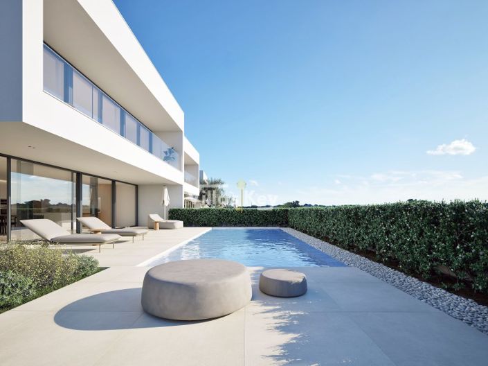 Image No.3-4 Bed House for sale