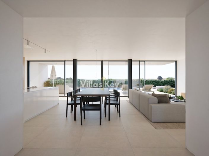 Image No.16-4 Bed House for sale