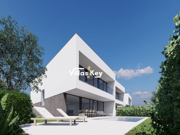 Image No.29-4 Bed House for sale