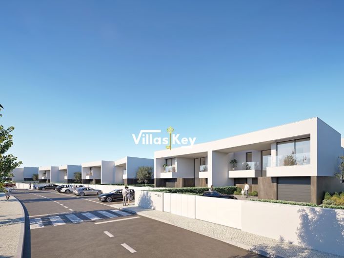 Image No.6-4 Bed House for sale