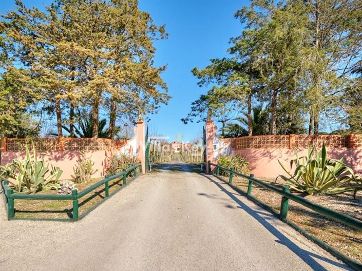 Image No.9-5 Bed House for sale