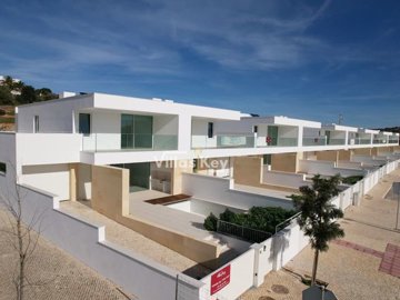 1 - Lagos, House
