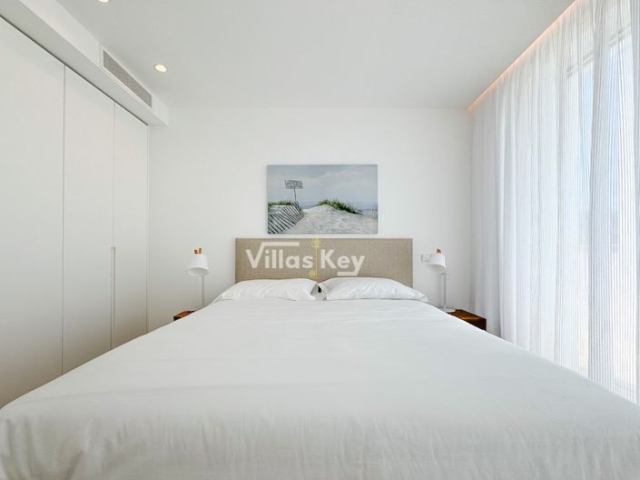 Image No.19-3 Bed House for sale