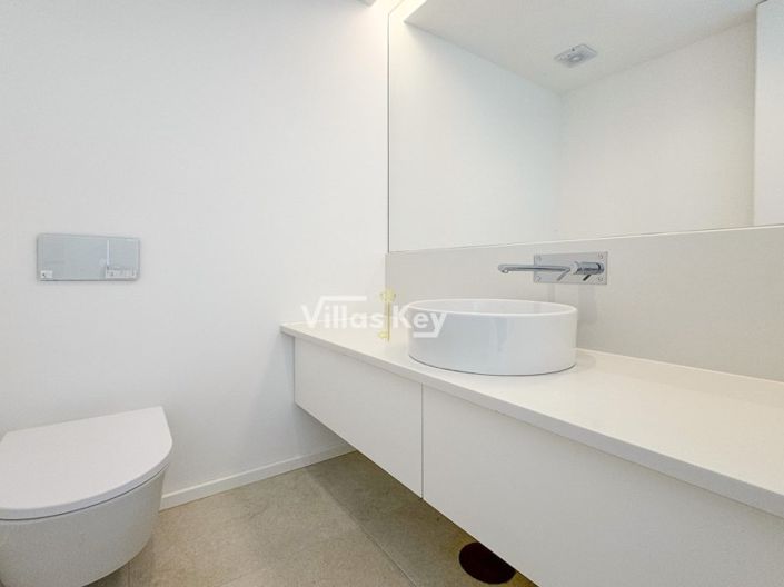 Image No.23-3 Bed House for sale