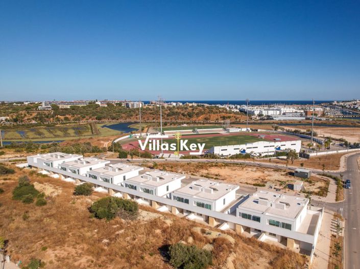 Image No.27-3 Bed House for sale