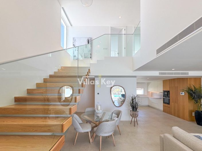 Image No.5-3 Bed House for sale