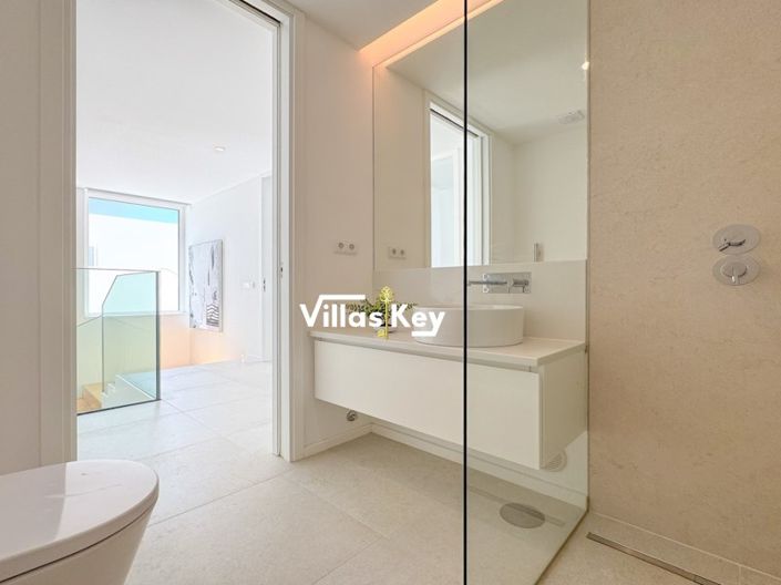 Image No.22-3 Bed House for sale