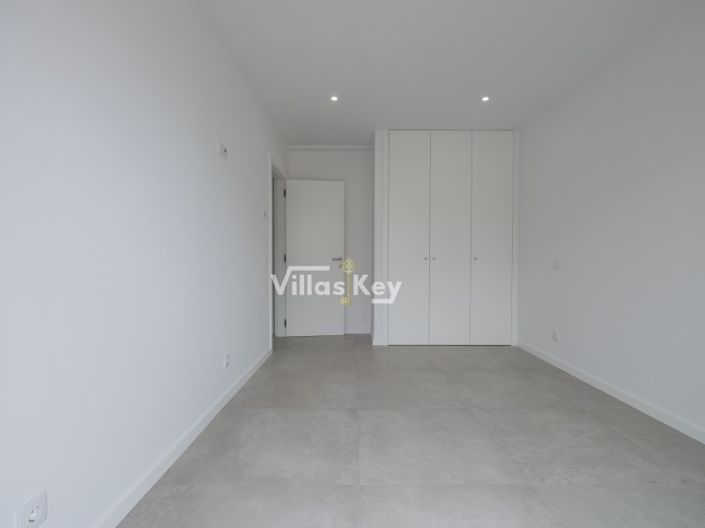 Image No.13-3 Bed House for sale