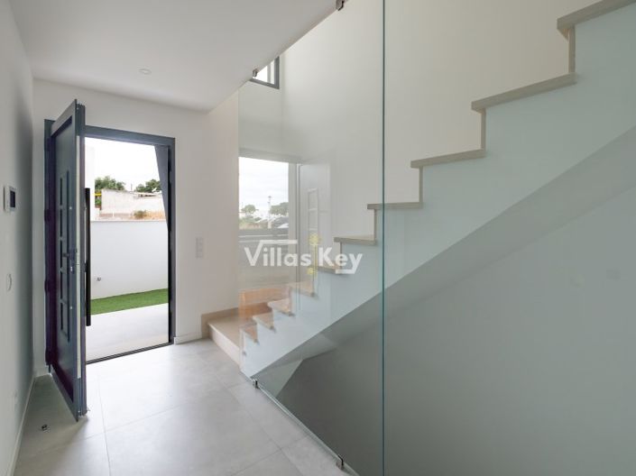 Image No.2-3 Bed House for sale