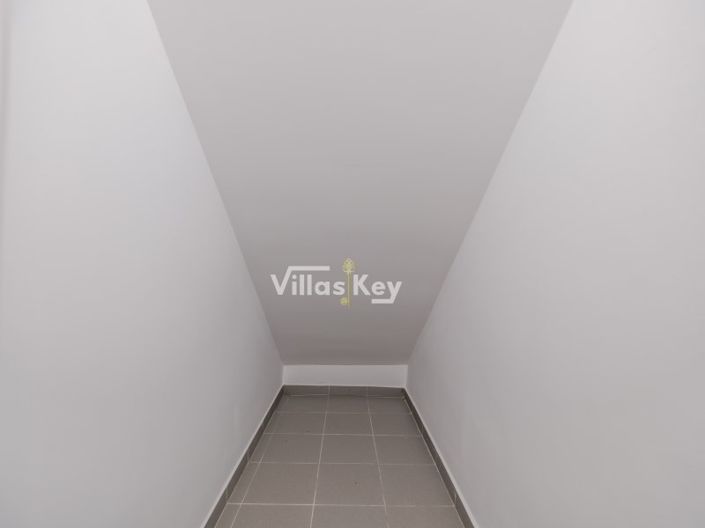 Image No.24-3 Bed House for sale