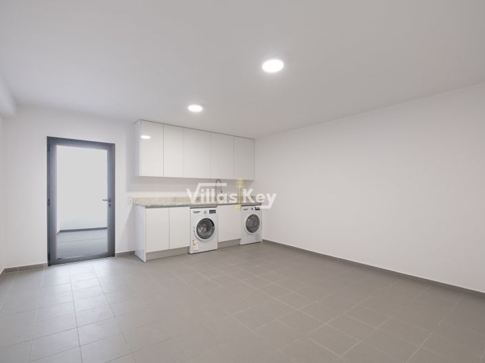 Image No.25-3 Bed House for sale