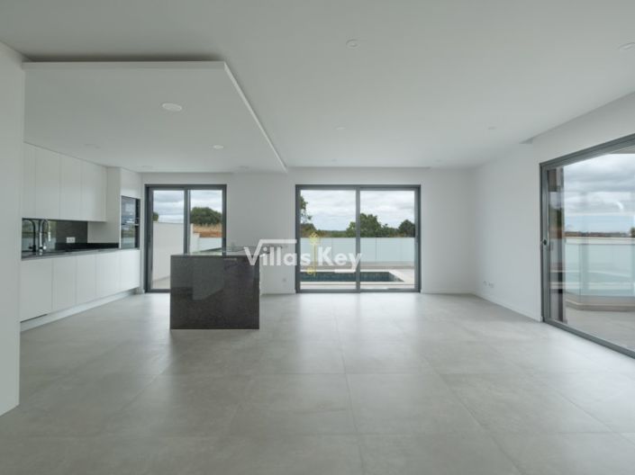 Image No.3-3 Bed House for sale