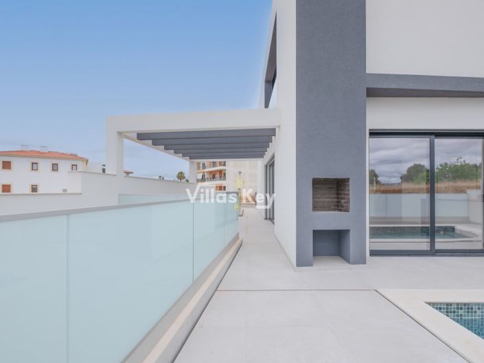 Image No.5-3 Bed House for sale